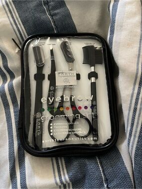 Earth Therapeutics Eyebrow Grooming Set - Black